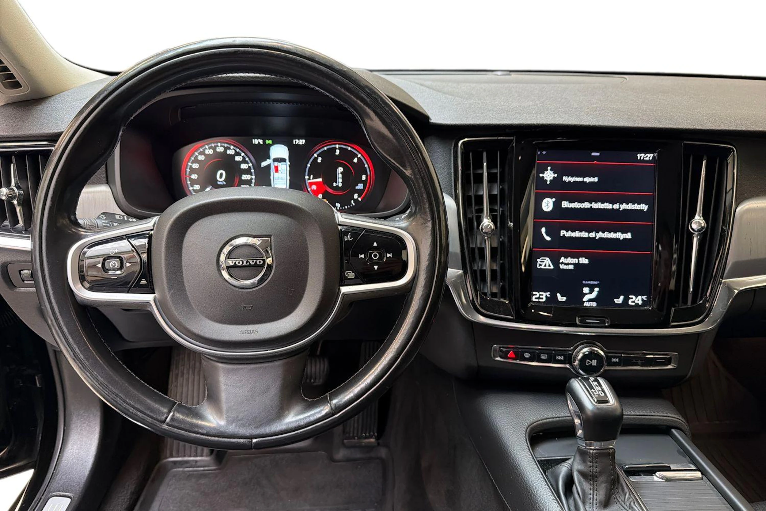 met. musta Volvo V90 2018 kuva 7.