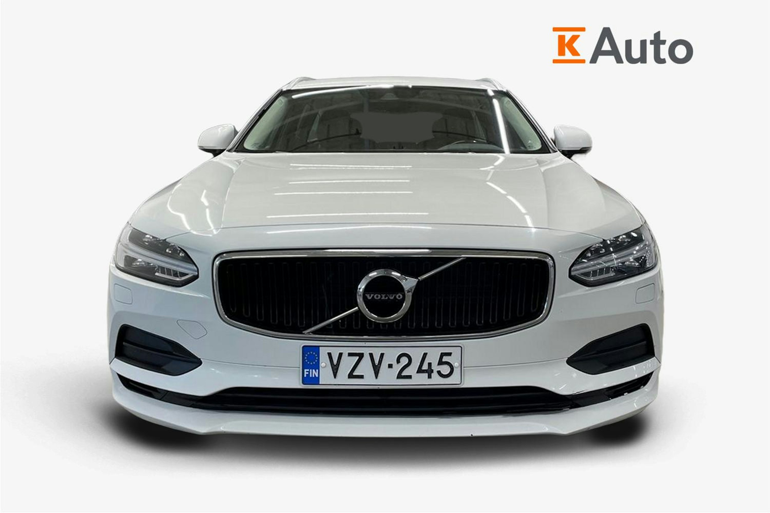 Valkoinen Volvo V90 2018 kuva 5.