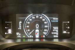 Valkoinen Volvo V90 2018 kuva 16.