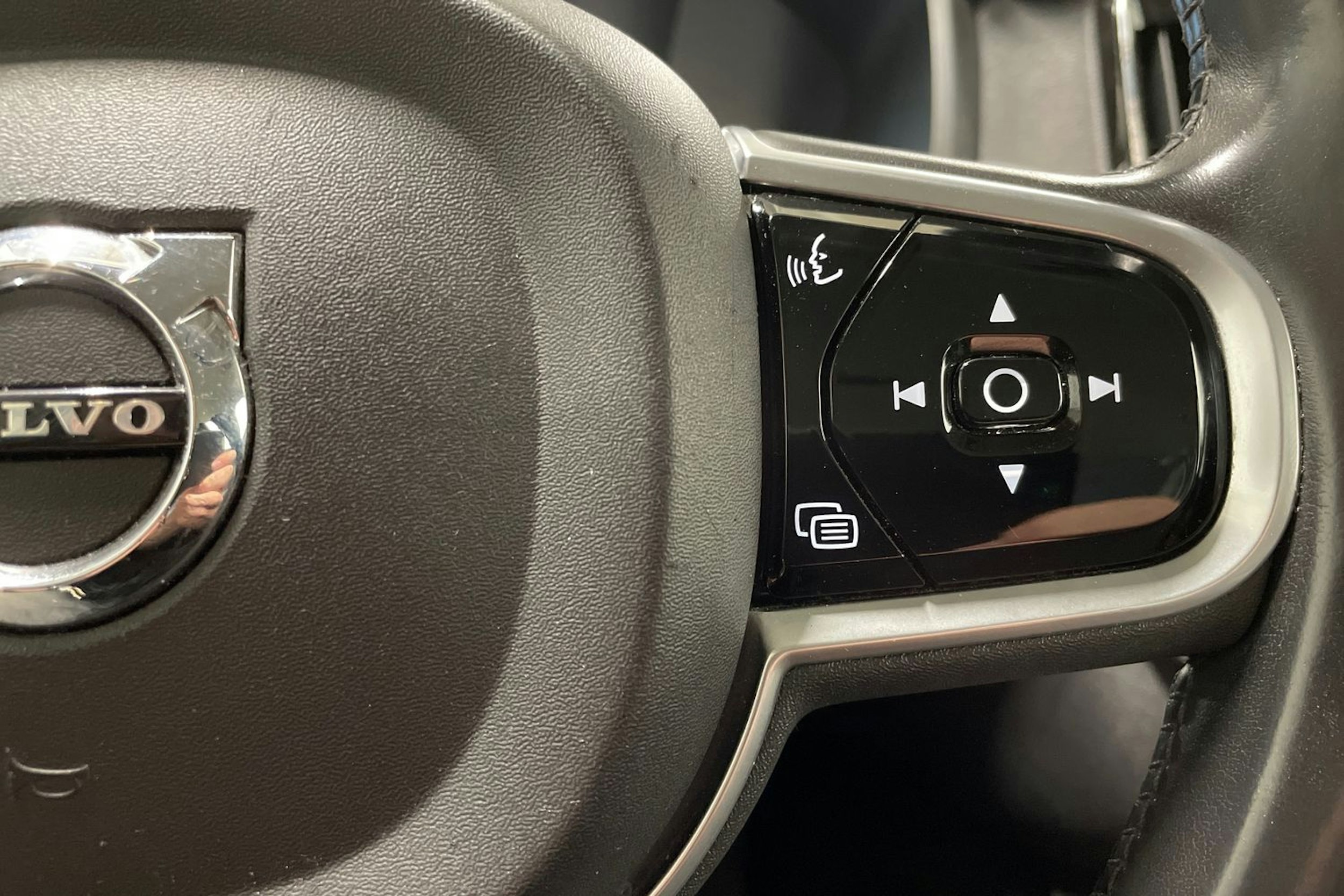 Valkoinen Volvo V90 2018 kuva 25.