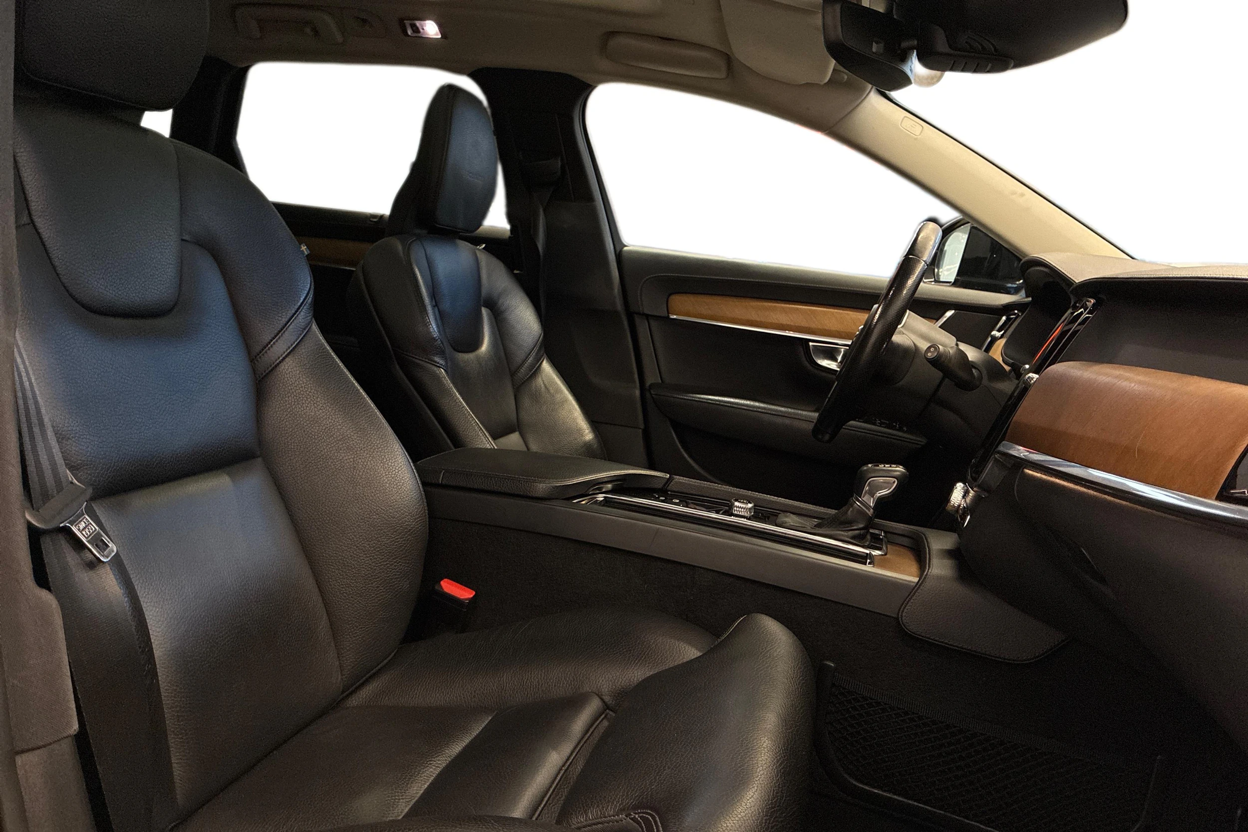 Musta Volvo V90 2018 kuva 9.