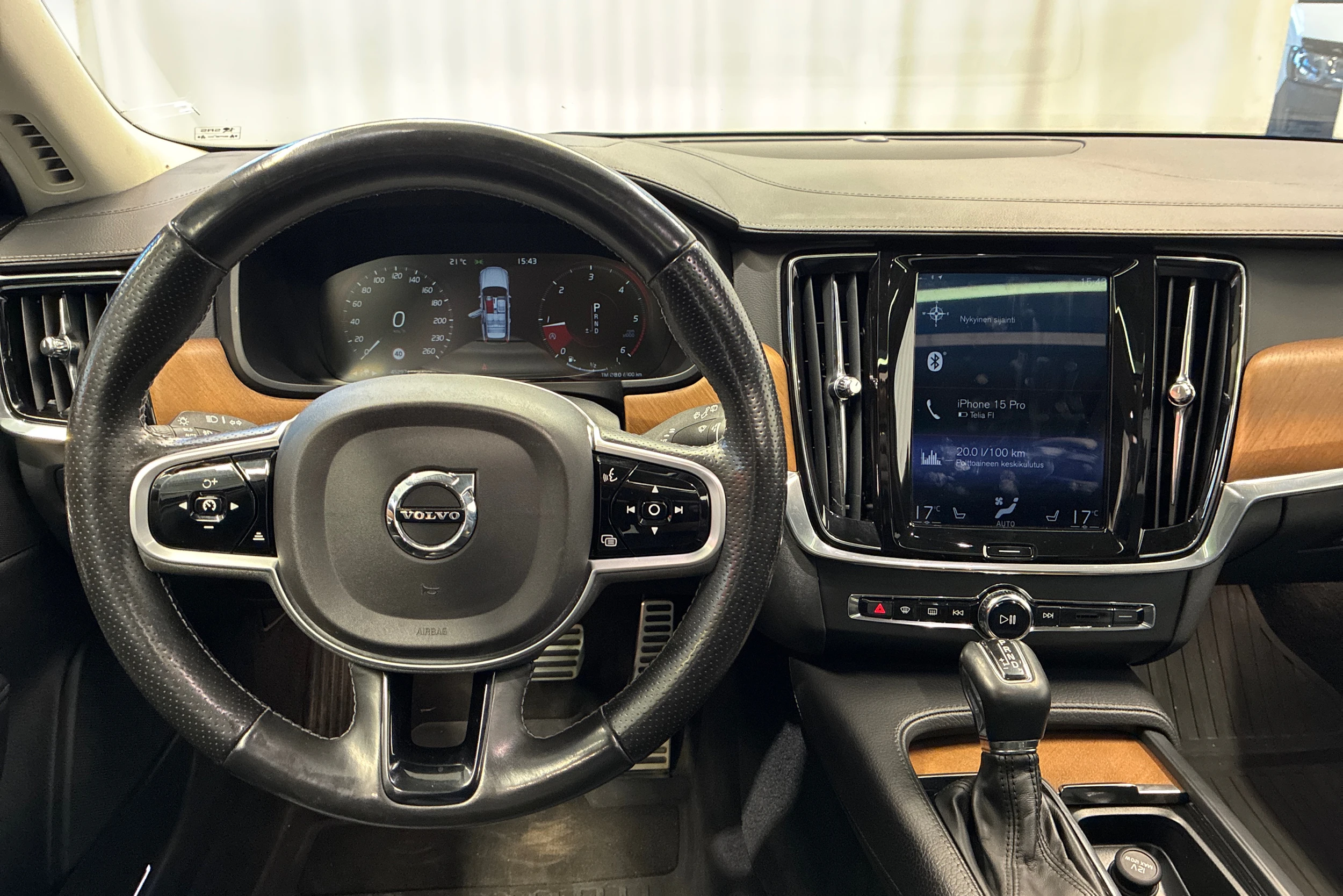 Musta Volvo V90 2018 kuva 10.