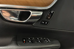 Musta Volvo V90 2018 kuva 16.