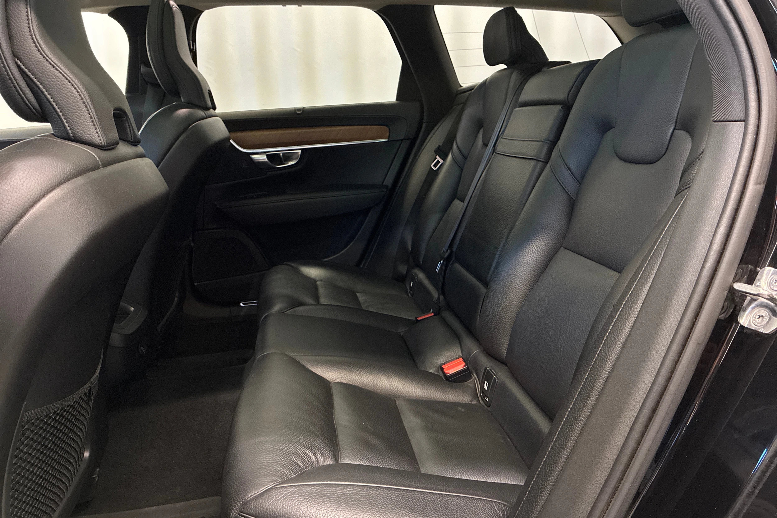 Musta Volvo V90 2018 kuva 20.
