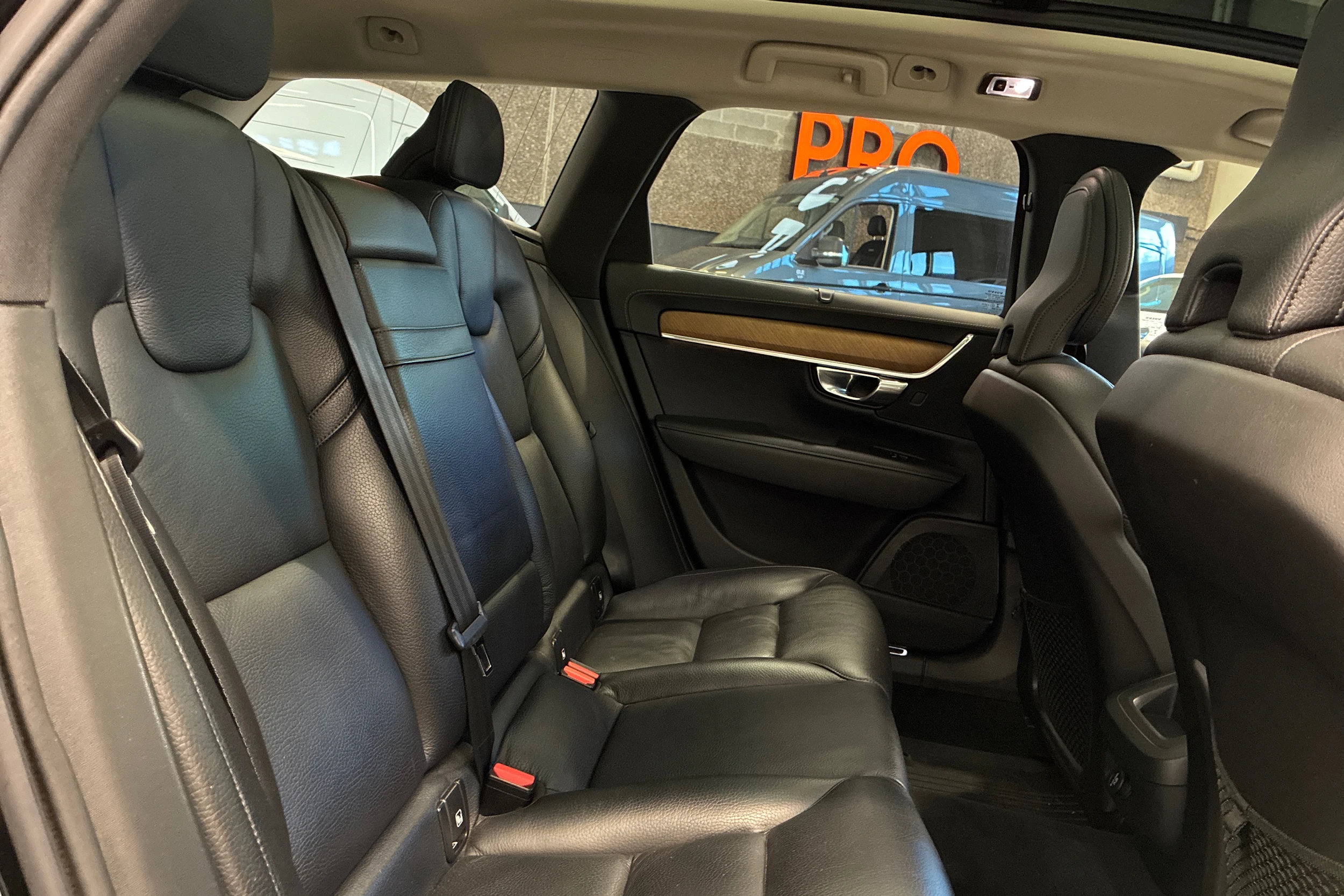 Musta Volvo V90 2018 kuva 21.