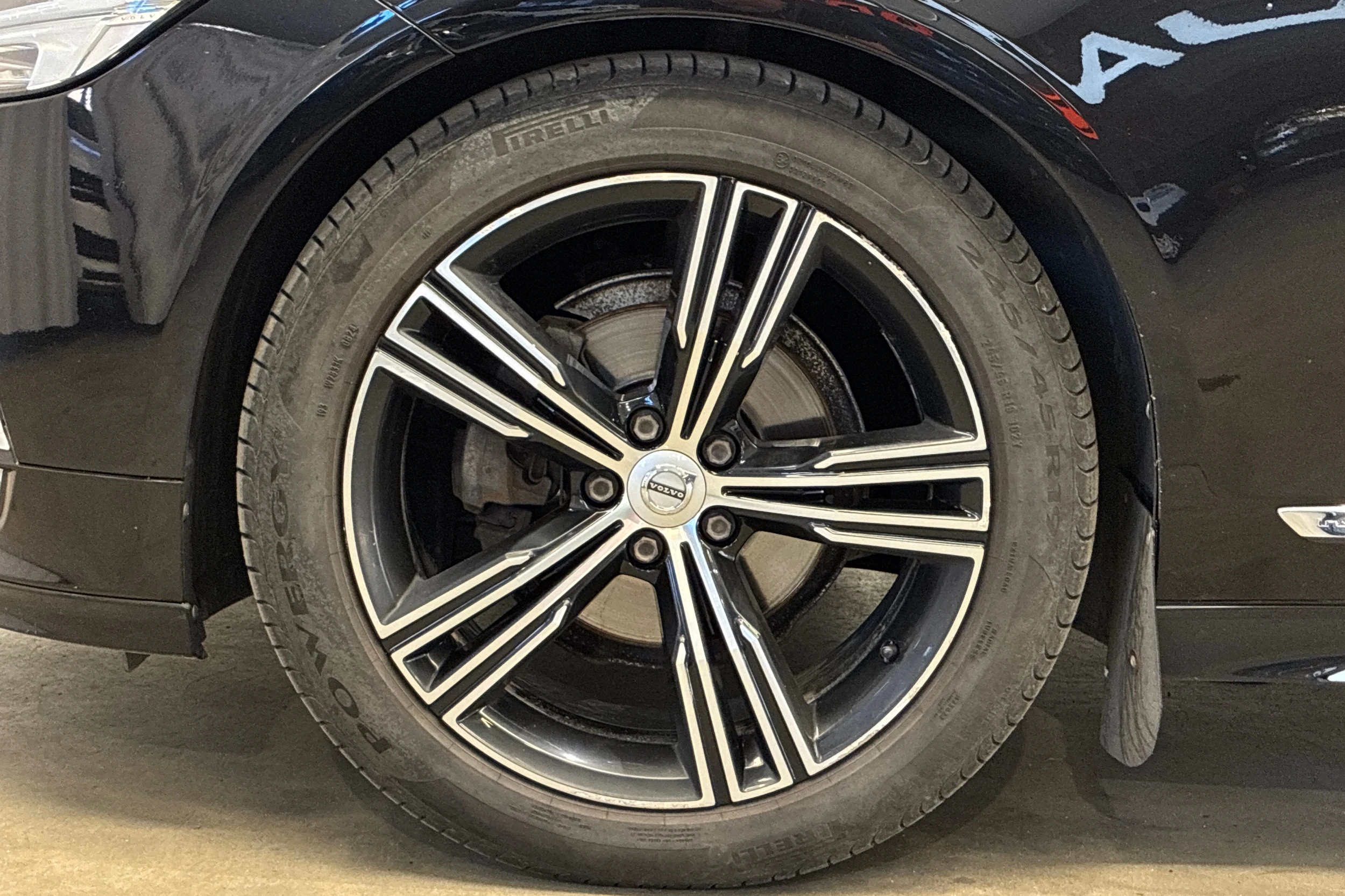 Musta Volvo V90 2018 kuva 26.