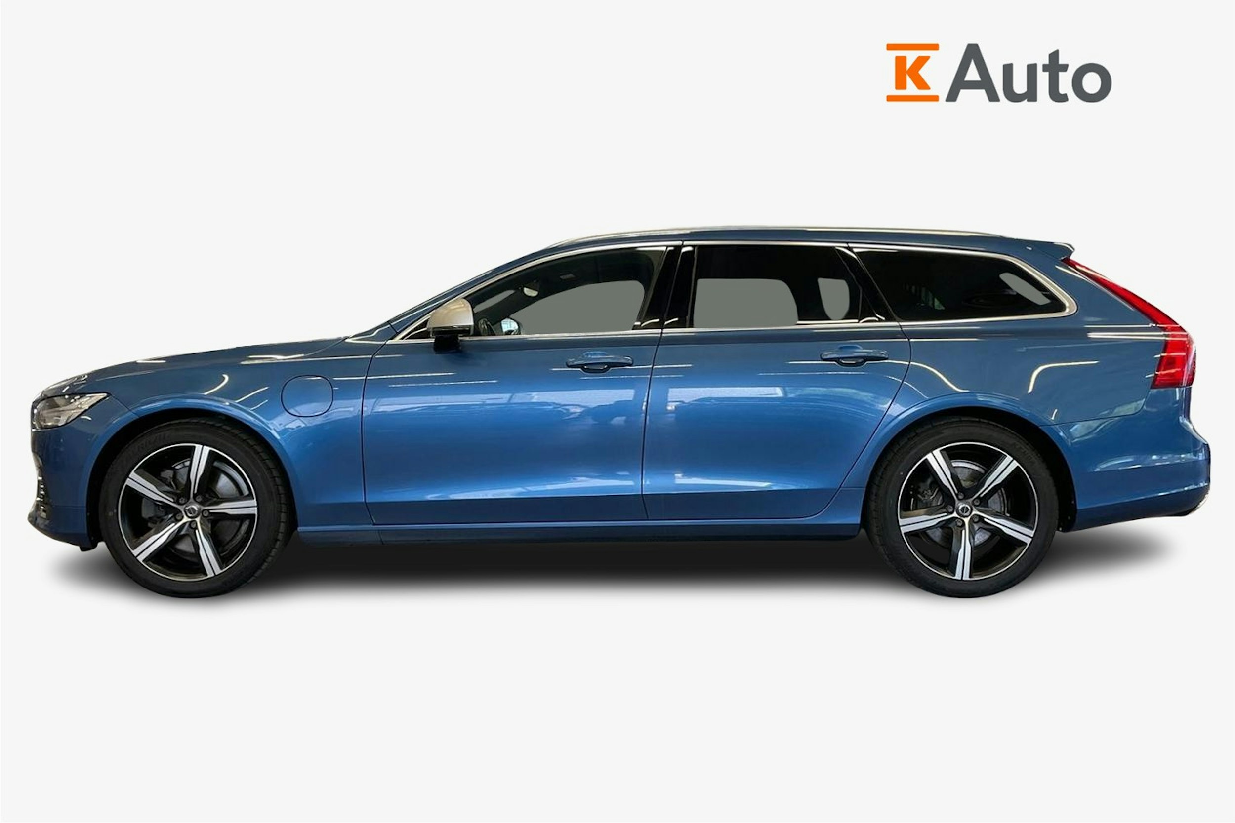 sininen Volvo V90 2018 kuva 6.