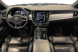 sininen Volvo V90 2018 kuva 9.