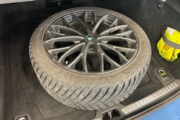 sininen Volvo V90 2018 kuva 13.