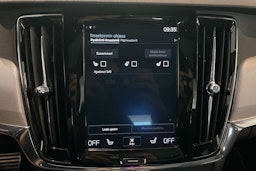 sininen Volvo V90 2018 kuva 23.