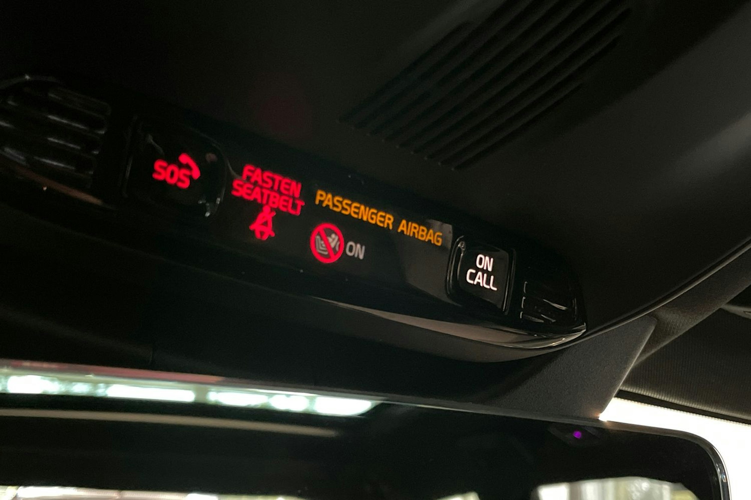 sininen Volvo V90 2018 kuva 27.
