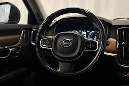 musta Volvo V90 2018 kuva 15.