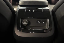 musta Volvo V90 2018 kuva 25.