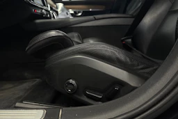 musta Volvo V90 2018 kuva 26.