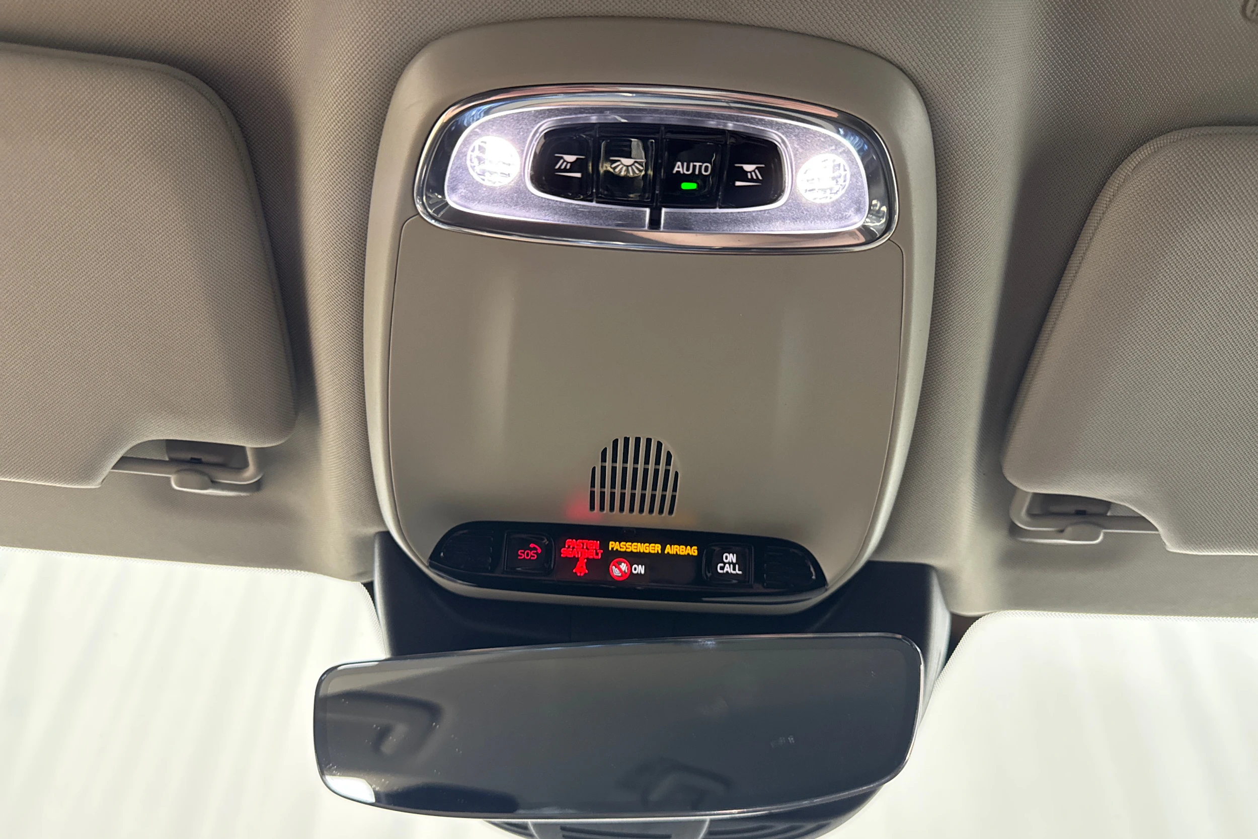 musta Volvo V90 2018 kuva 28.