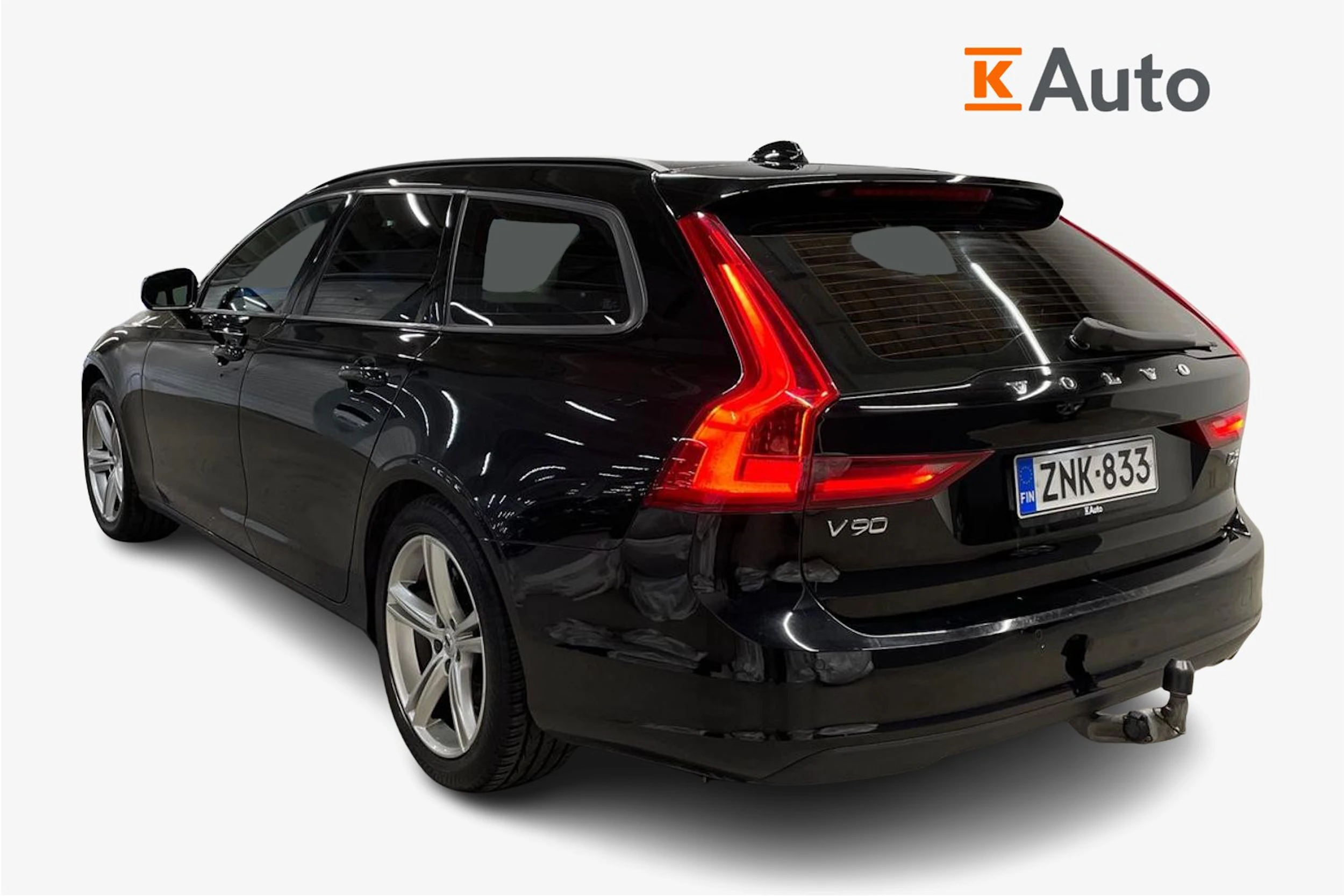 Musta Volvo V90 2018 kuva 2.