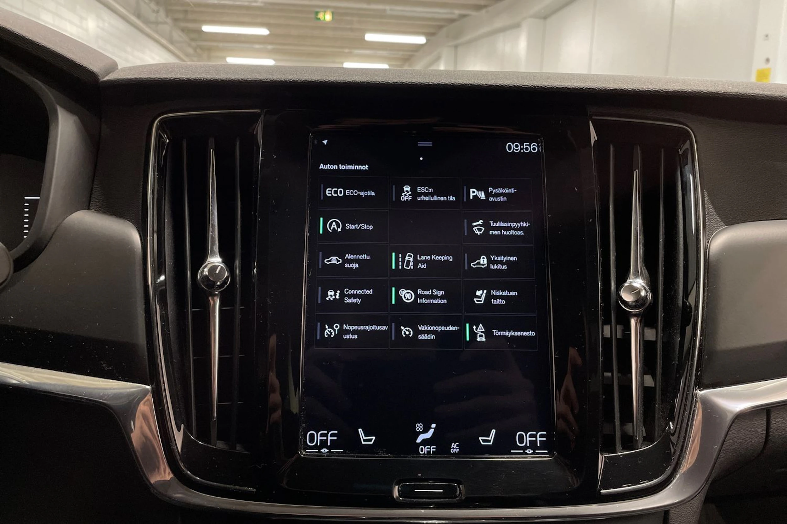 Musta Volvo V90 2018 kuva 14.