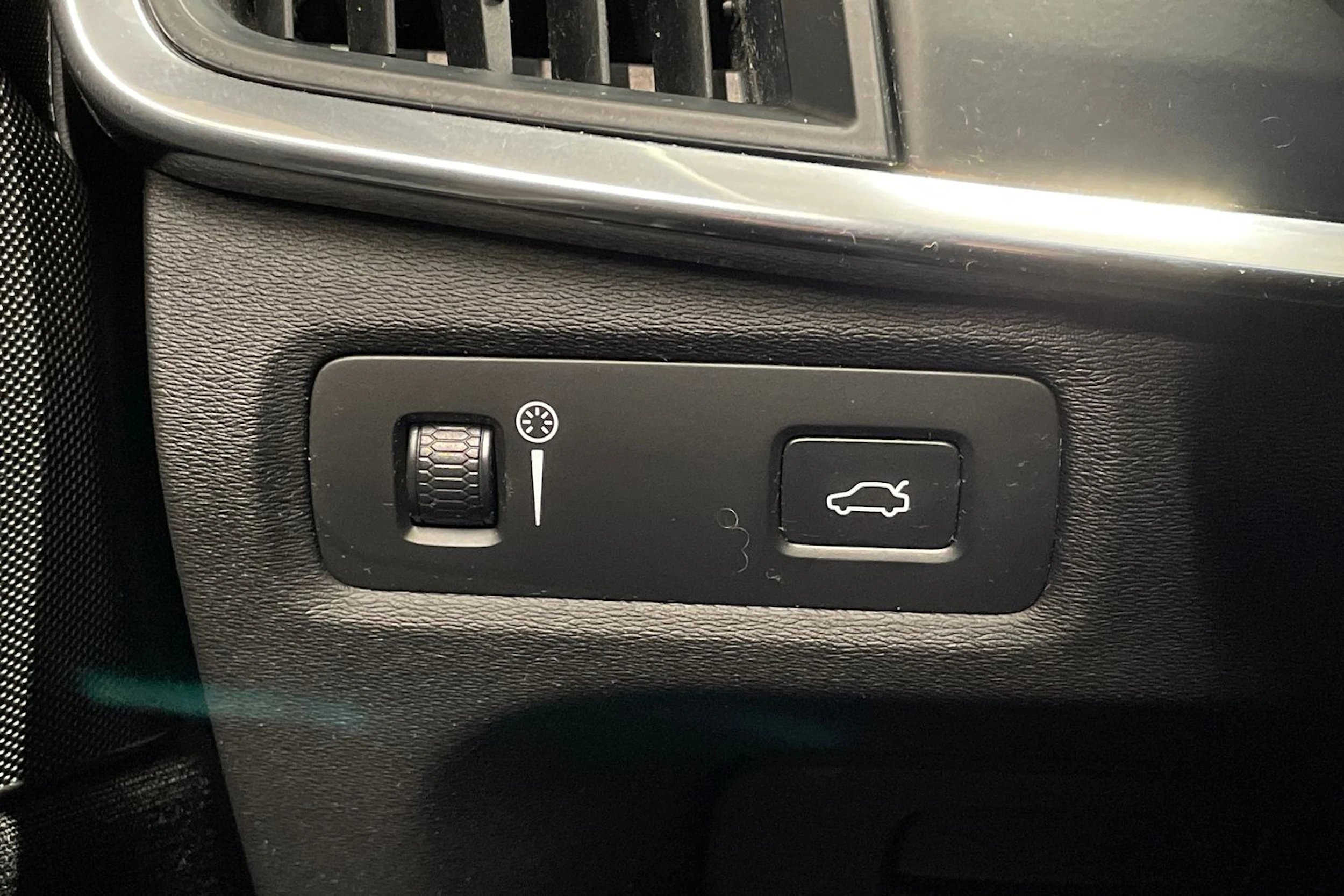 Musta Volvo V90 2018 kuva 18.