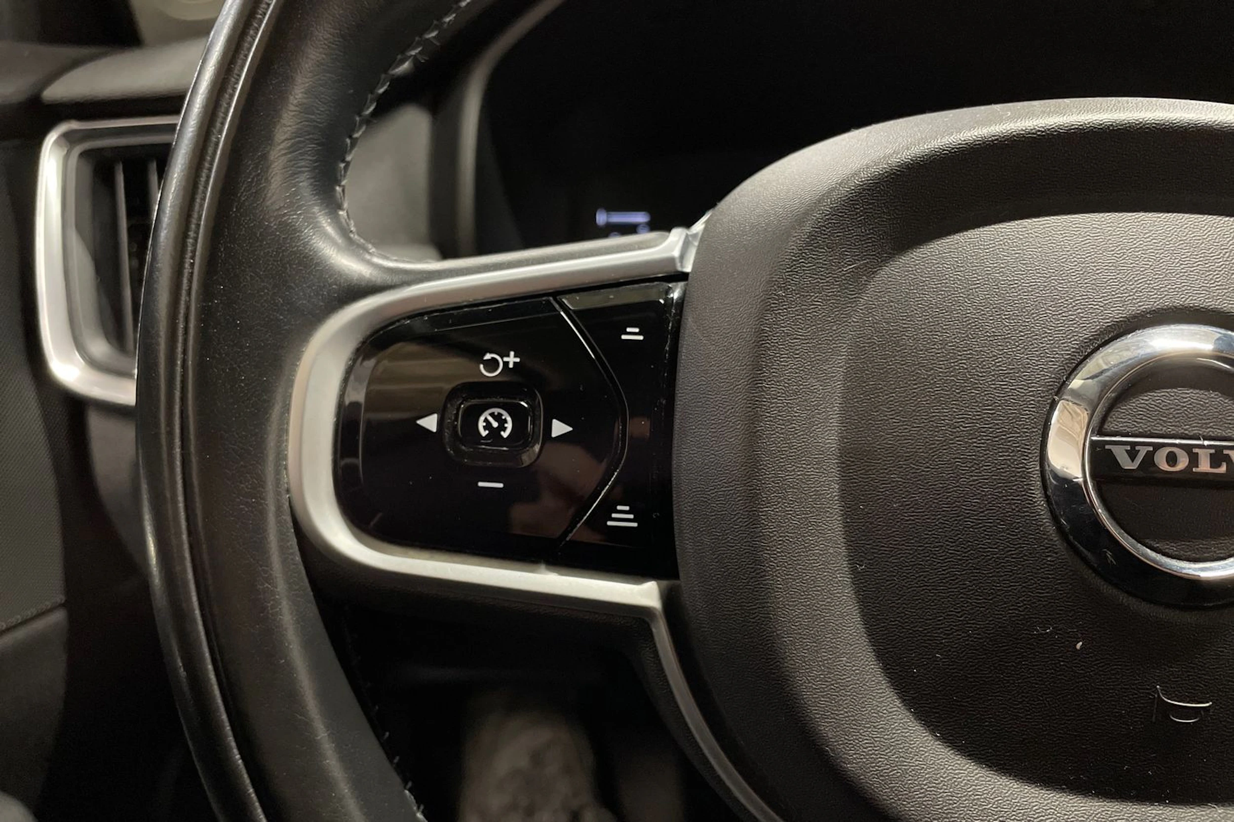 Musta Volvo V90 2018 kuva 19.