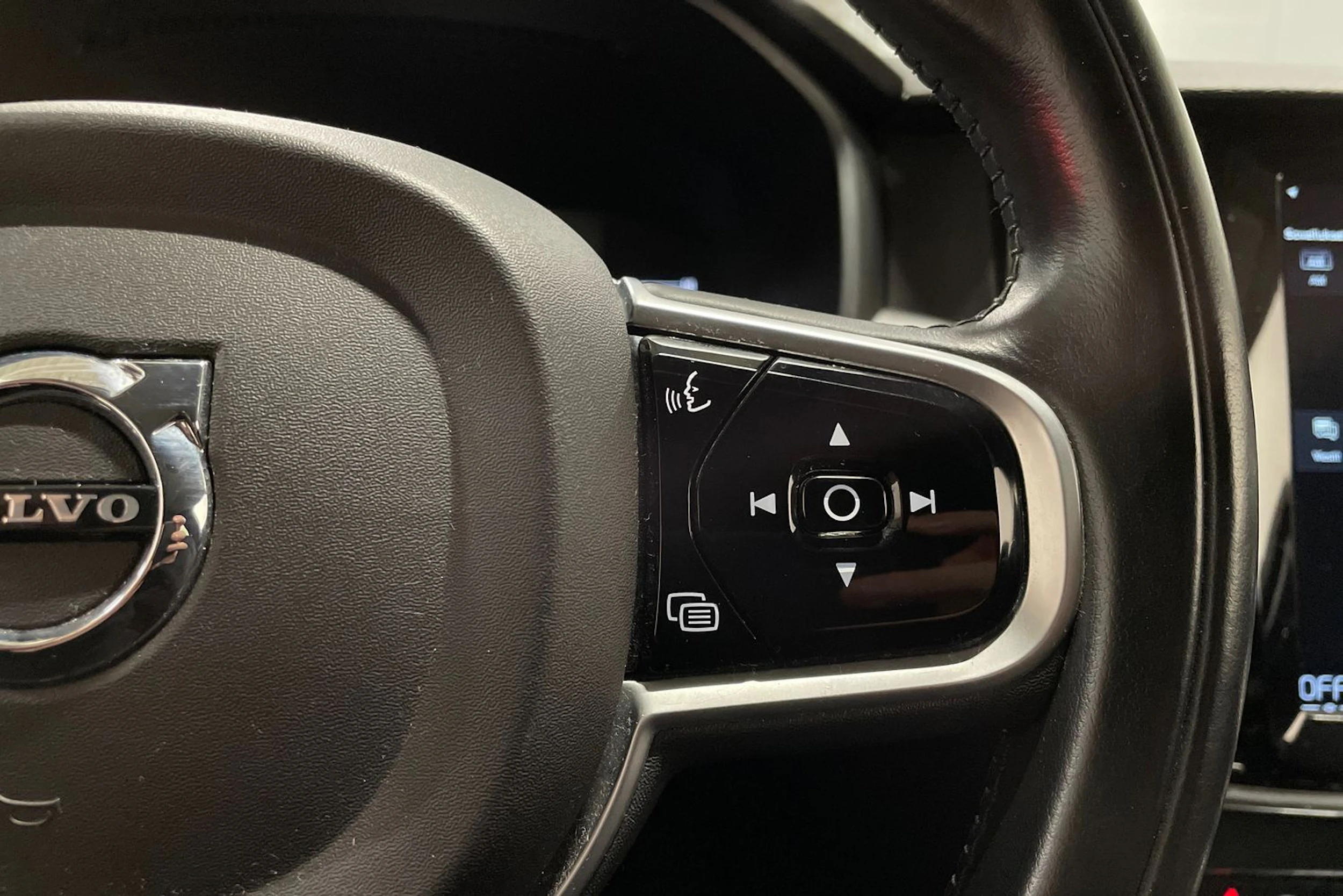 Musta Volvo V90 2018 kuva 20.