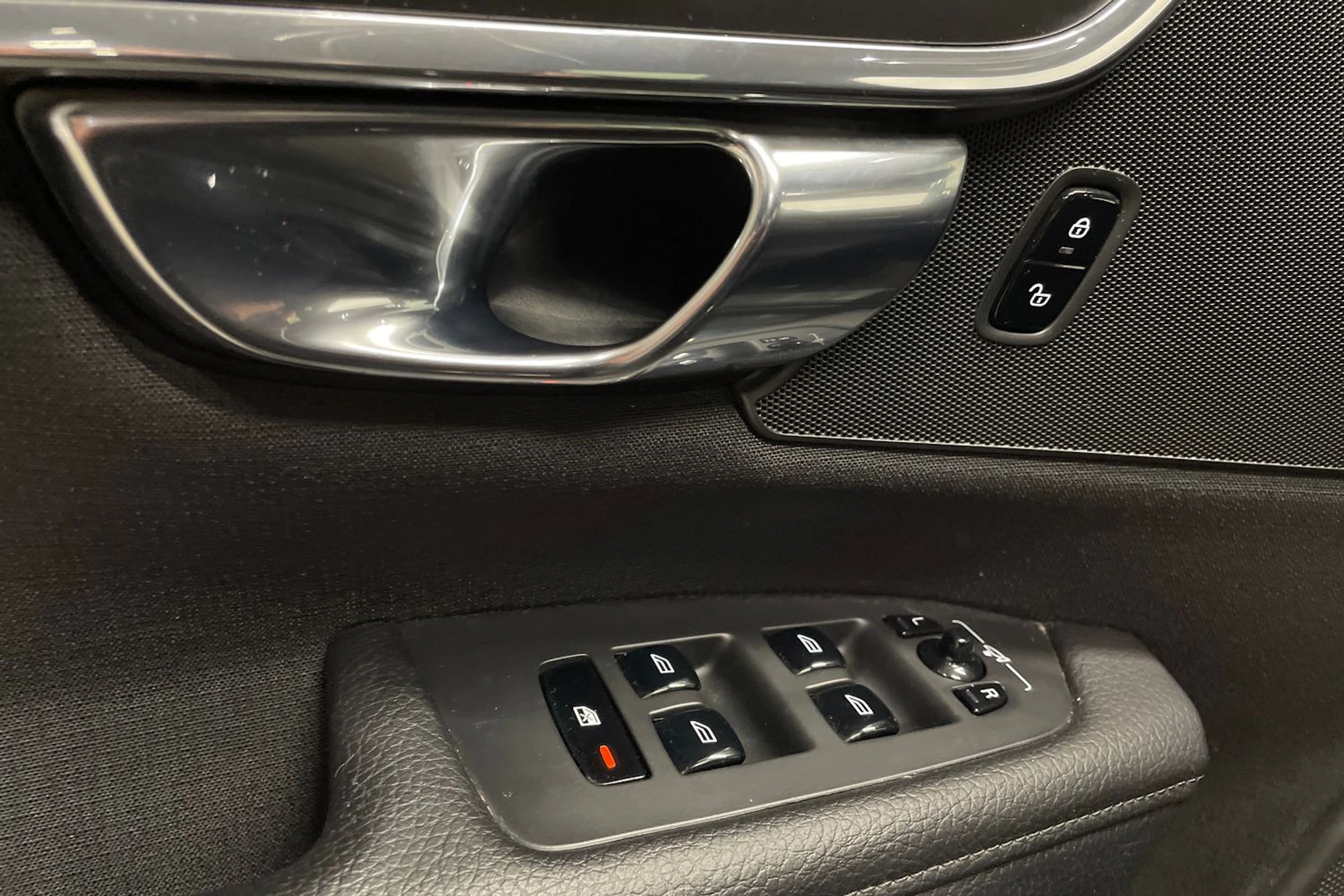 Musta Volvo V90 2018 kuva 21.