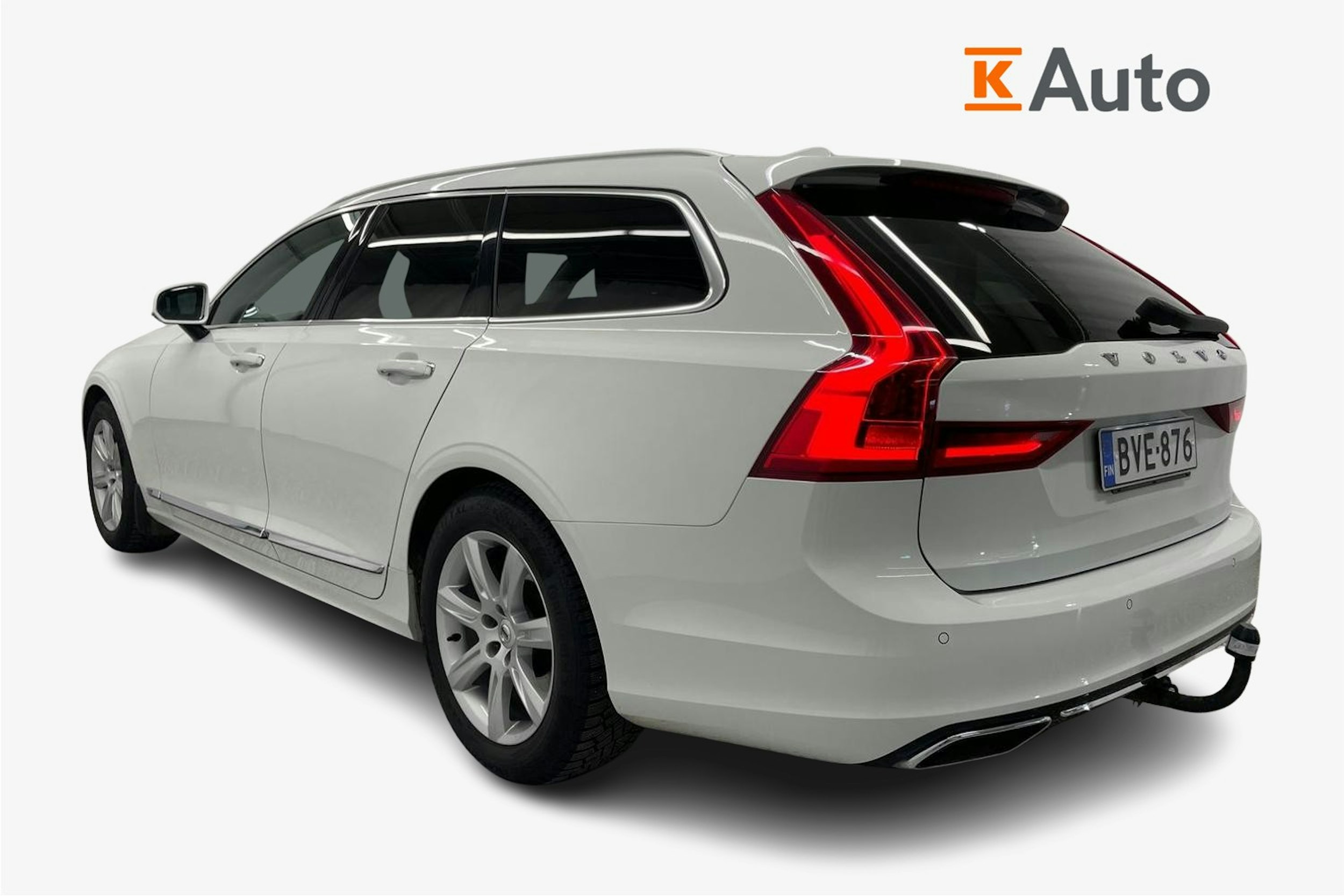 valkoinen Volvo V90 2019 kuva 2.