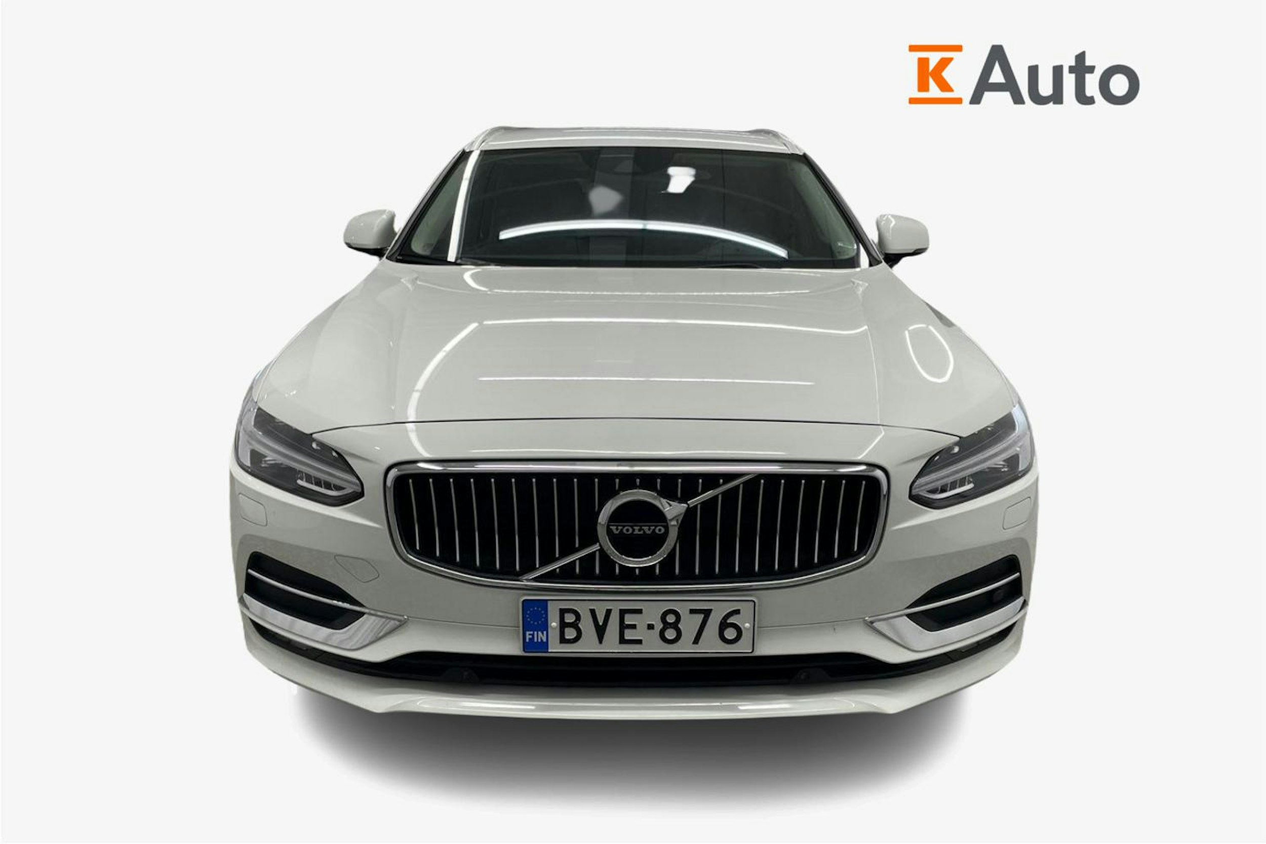 valkoinen Volvo V90 2019 kuva 4.