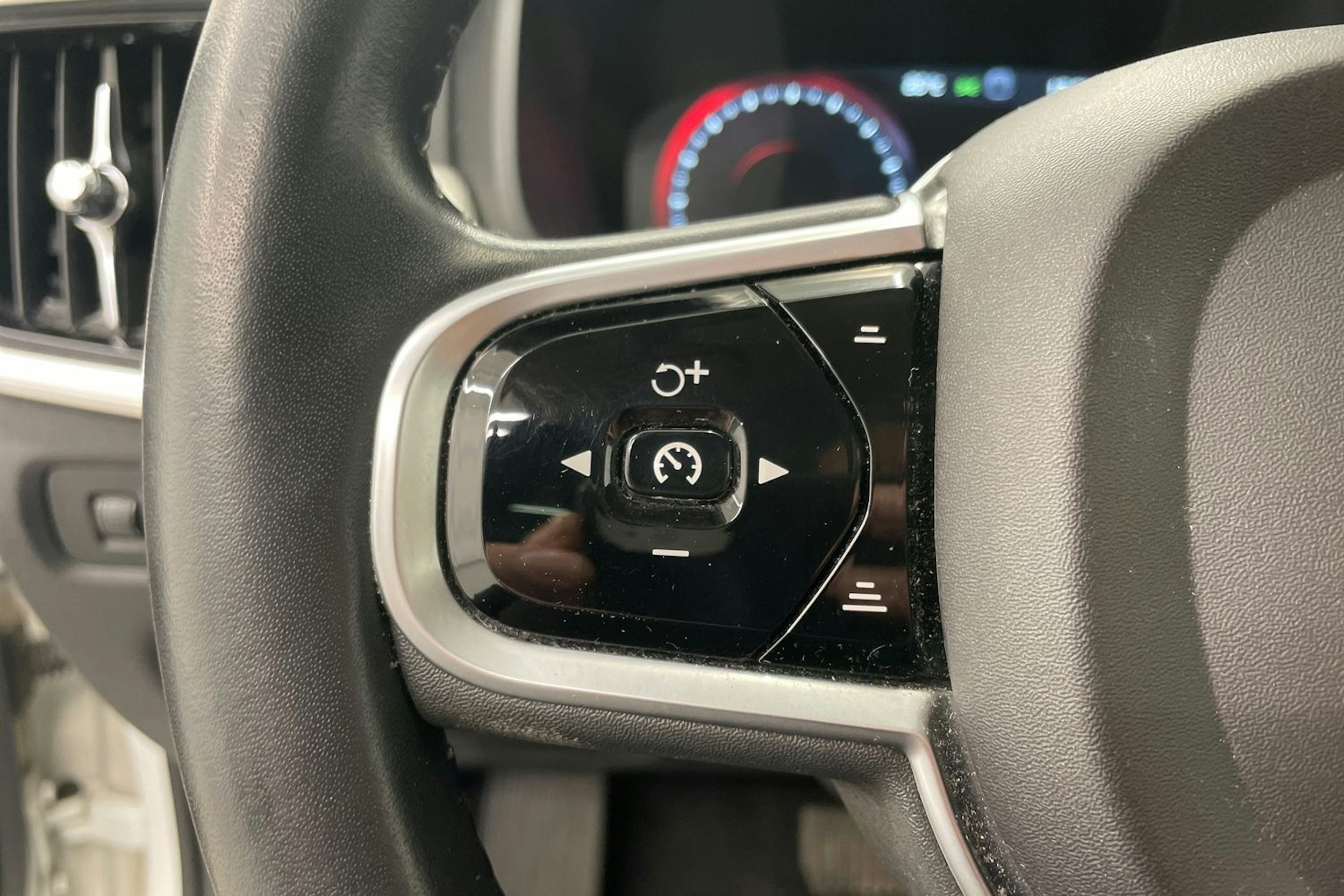 valkoinen Volvo V90 2019 kuva 12.