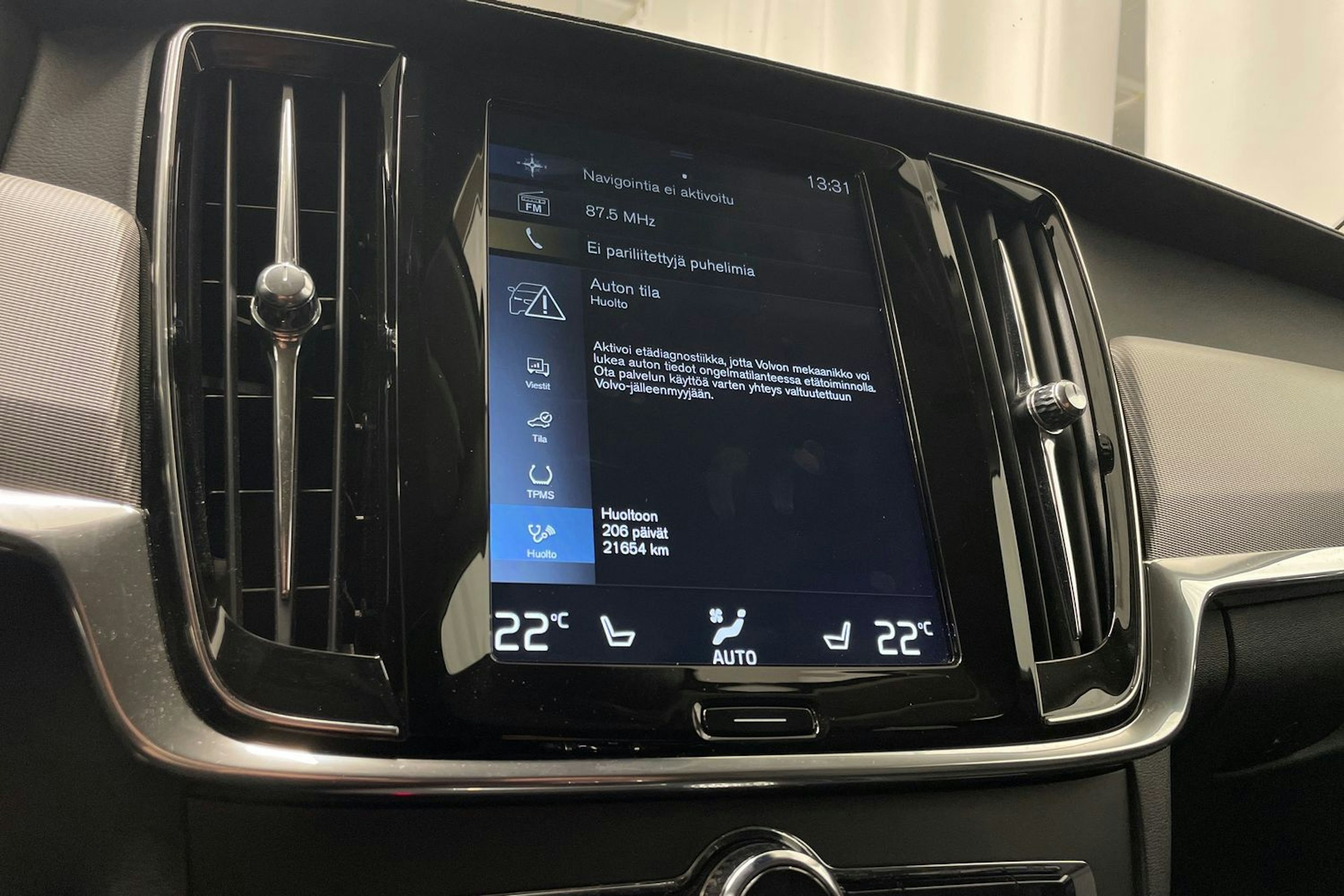 valkoinen Volvo V90 2019 kuva 17.