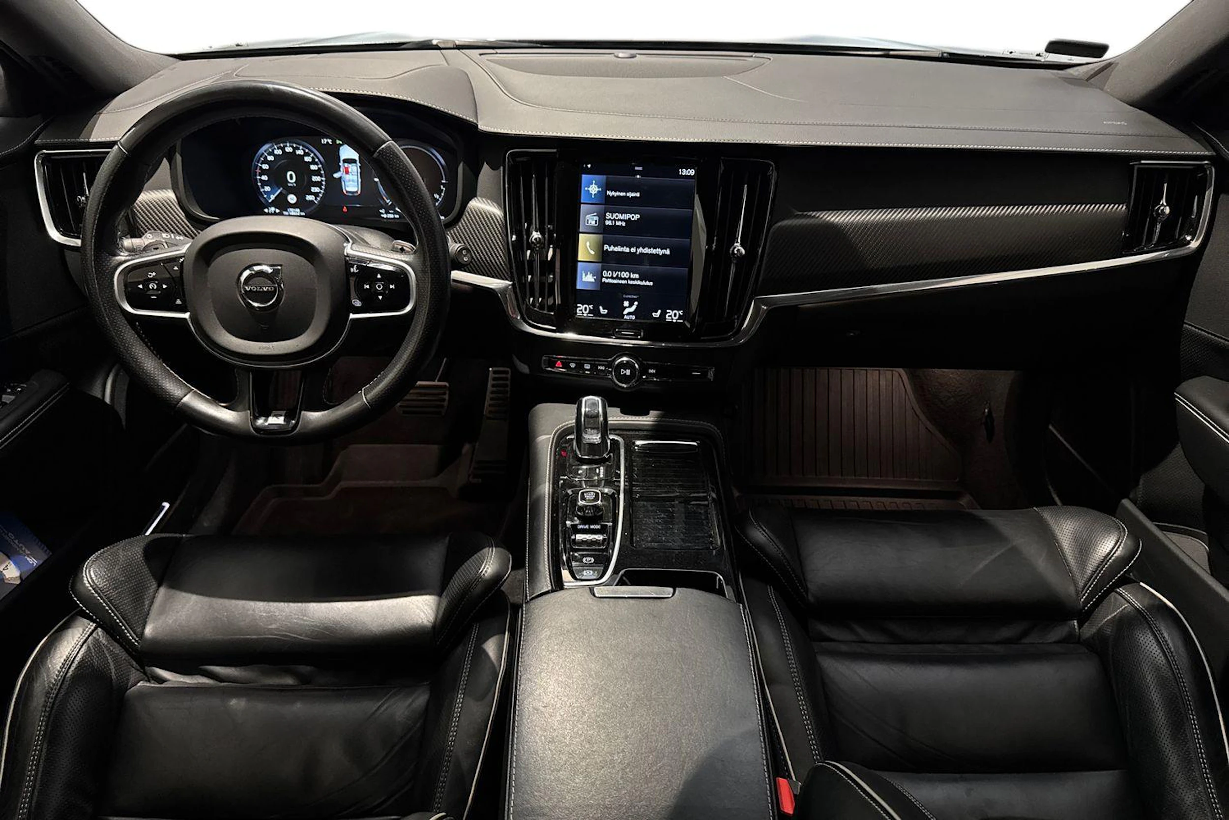 musta Volvo V90 2019 kuva 9.