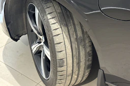 musta Volvo V90 2019 kuva 13.