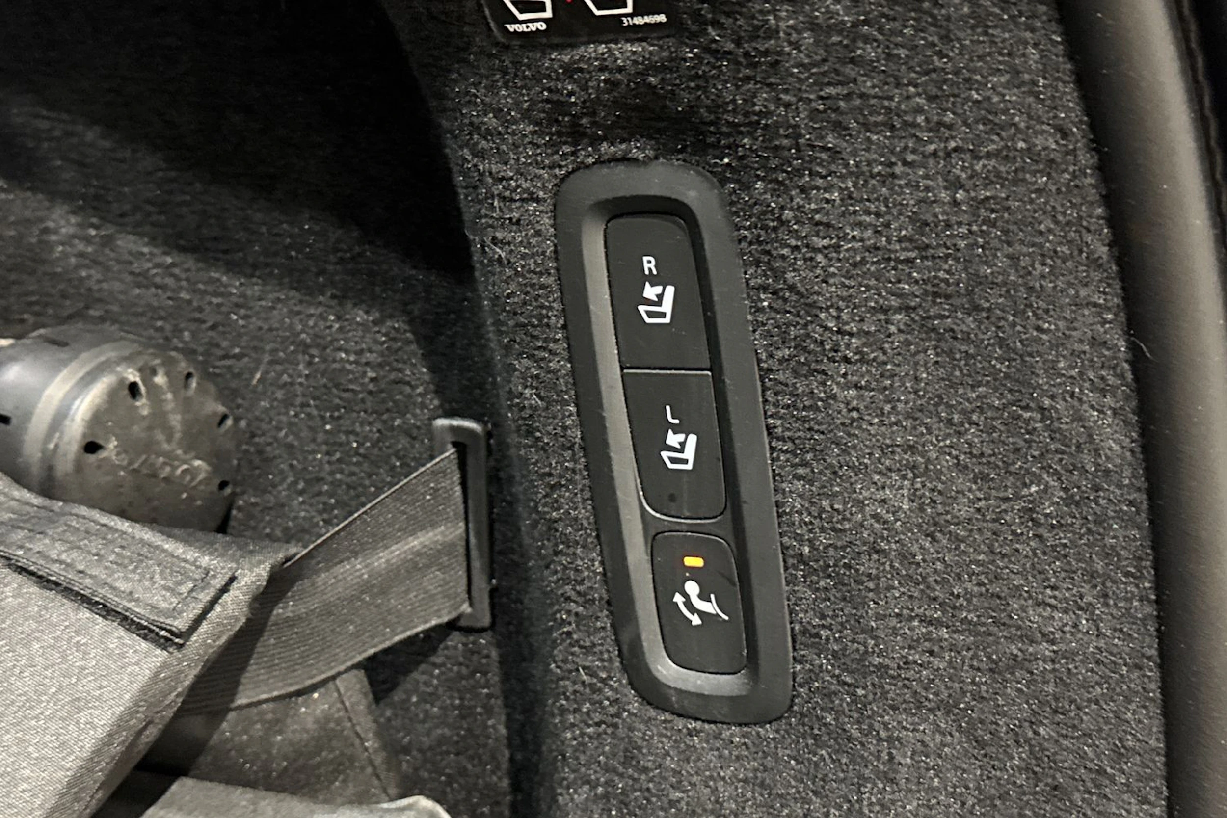 musta Volvo V90 2019 kuva 16.