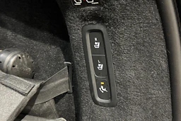 musta Volvo V90 2019 kuva 16.