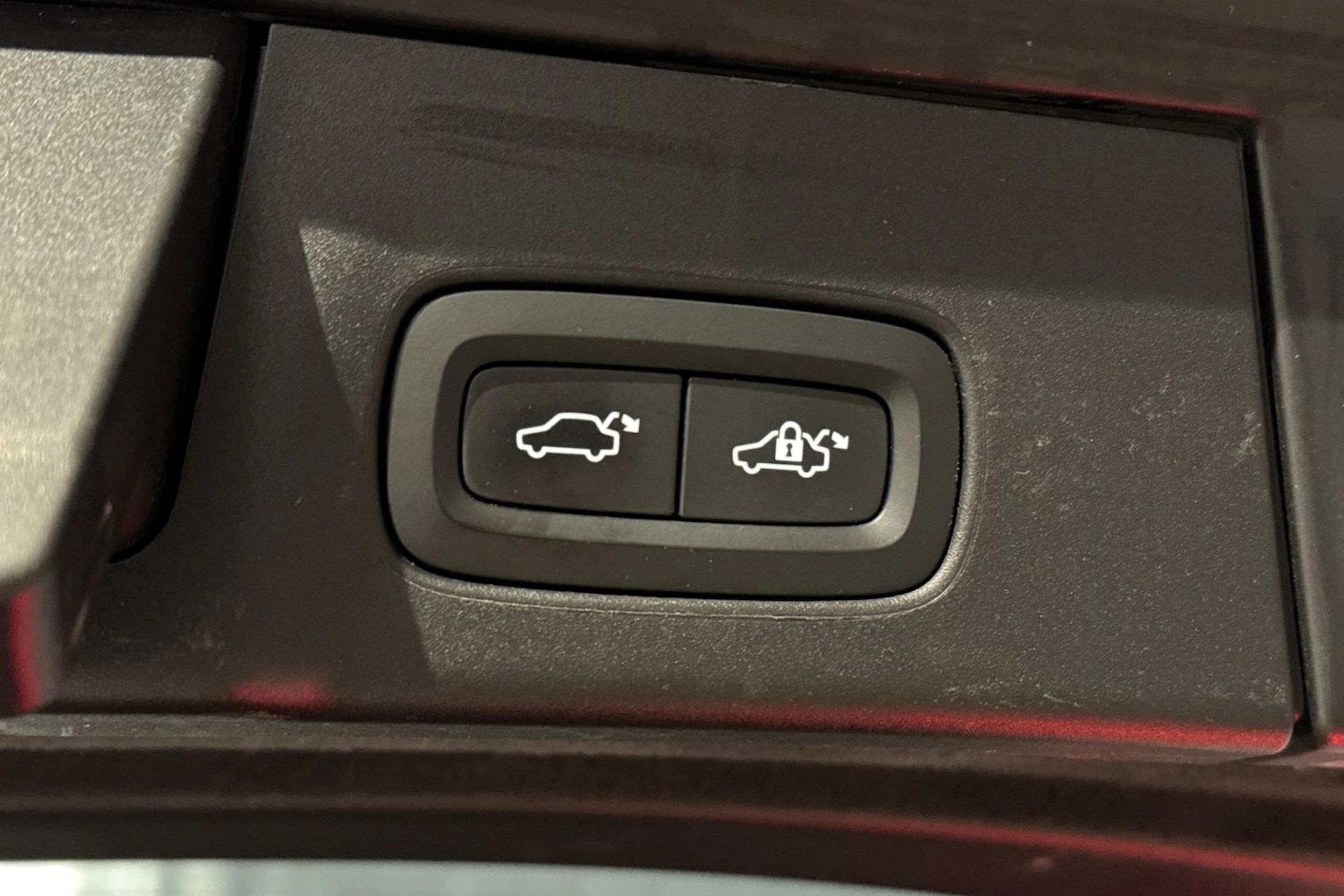 musta Volvo V90 2019 kuva 18.