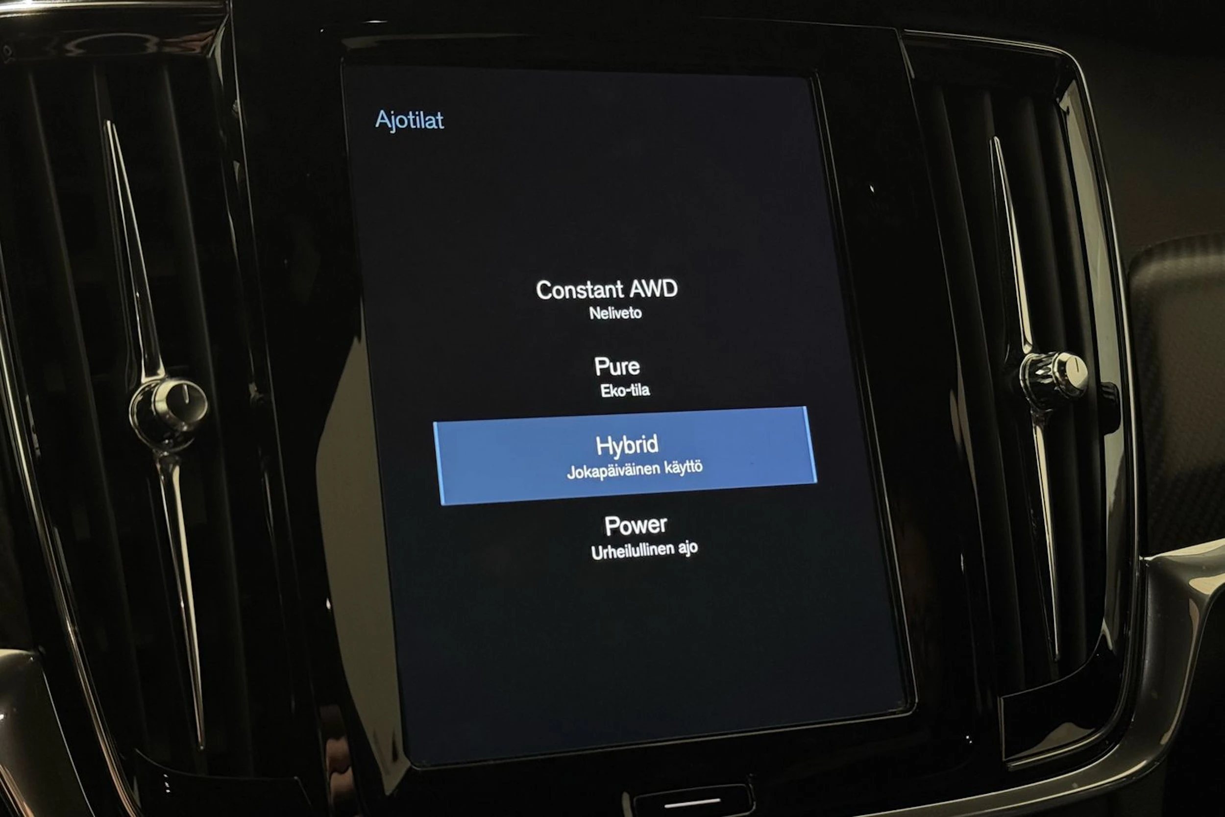 musta Volvo V90 2019 kuva 30.
