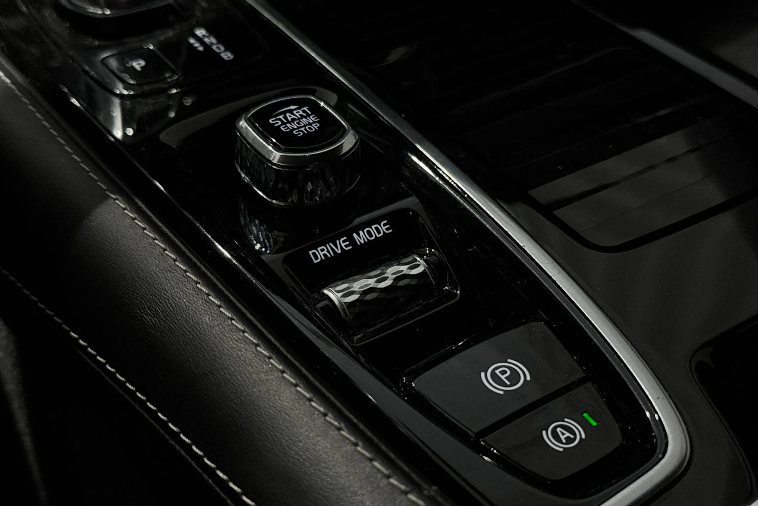 musta Volvo V90 2019 kuva 34.