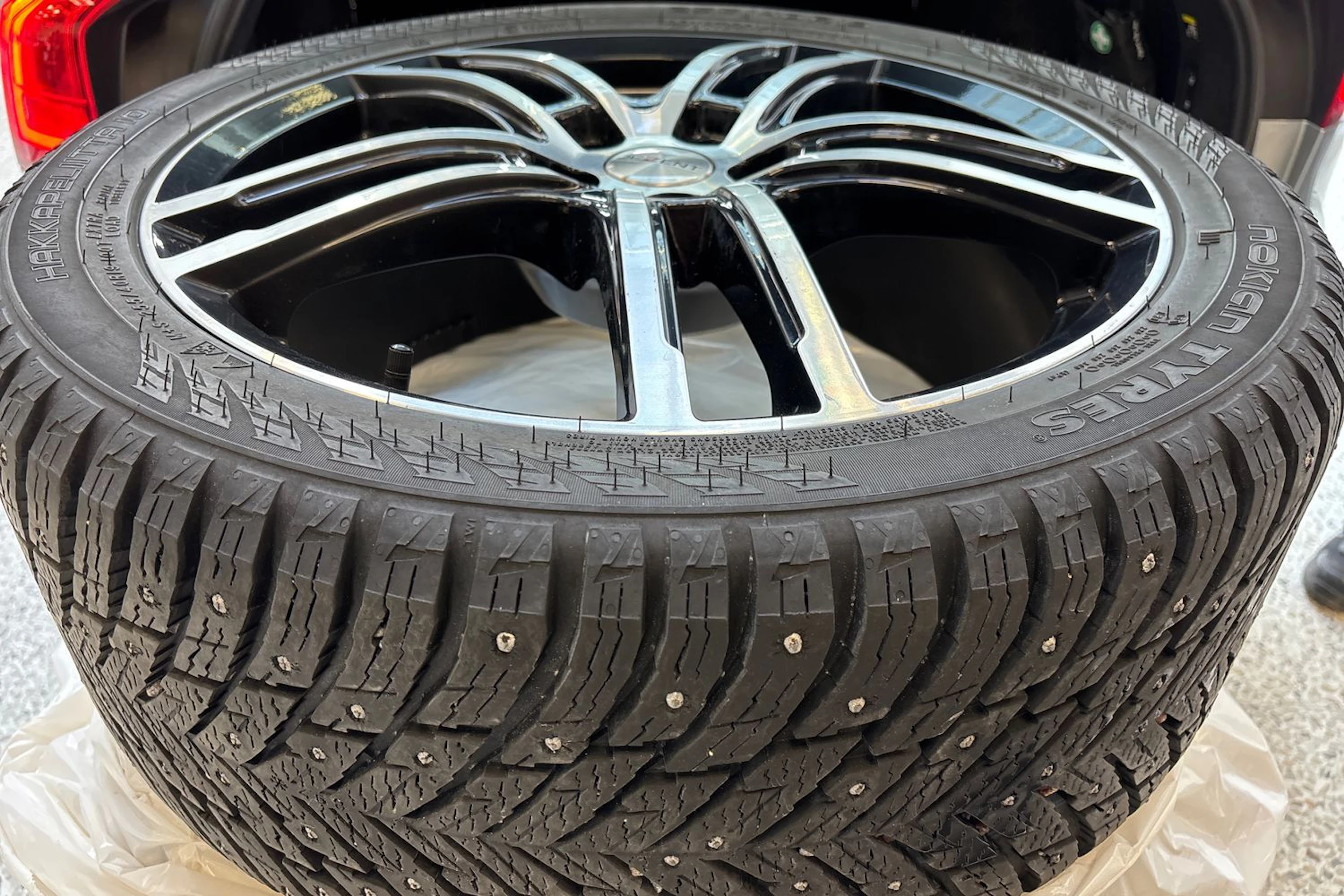 harmaa Volvo V90 2019 kuva 15.