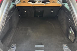 harmaa Volvo V90 2019 kuva 16.