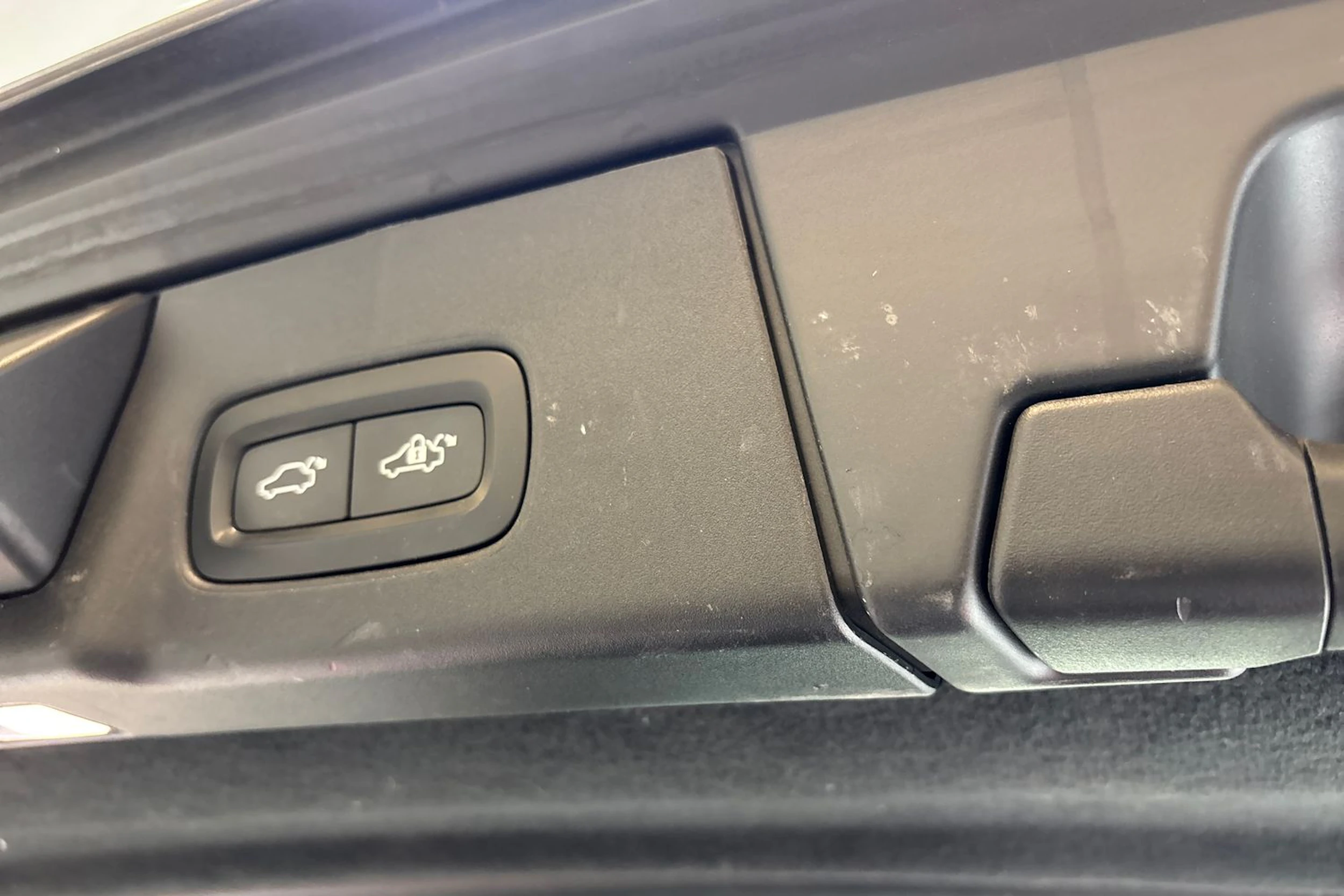 harmaa Volvo V90 2019 kuva 17.