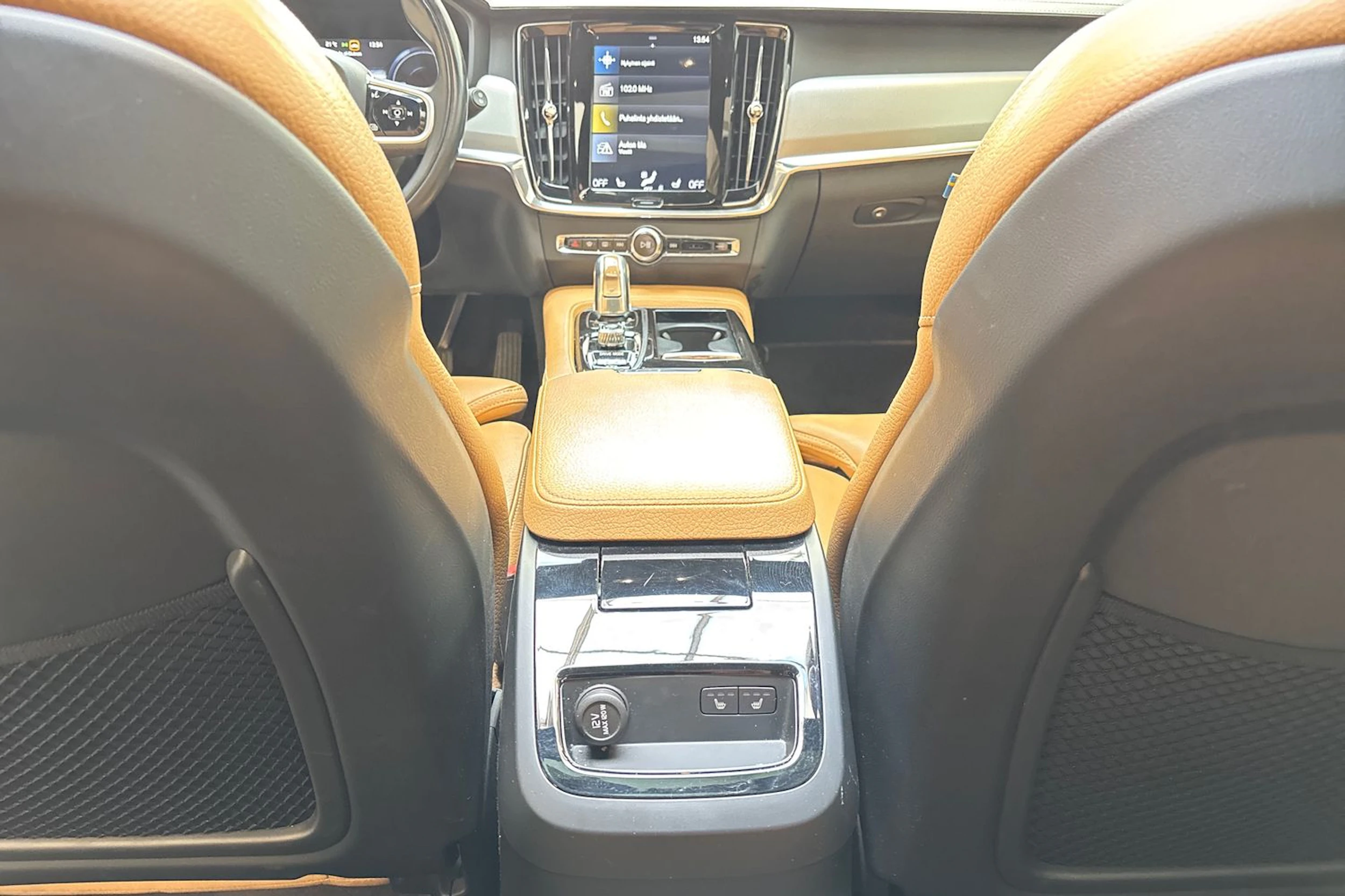 harmaa Volvo V90 2019 kuva 20.