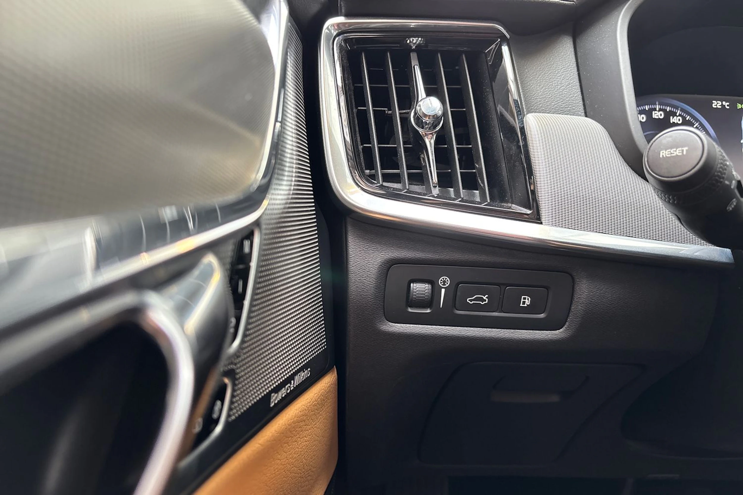 harmaa Volvo V90 2019 kuva 27.