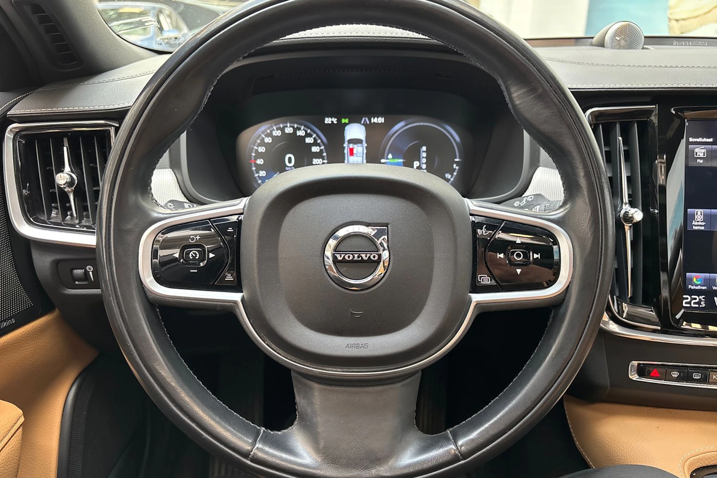harmaa Volvo V90 2019 kuva 28.