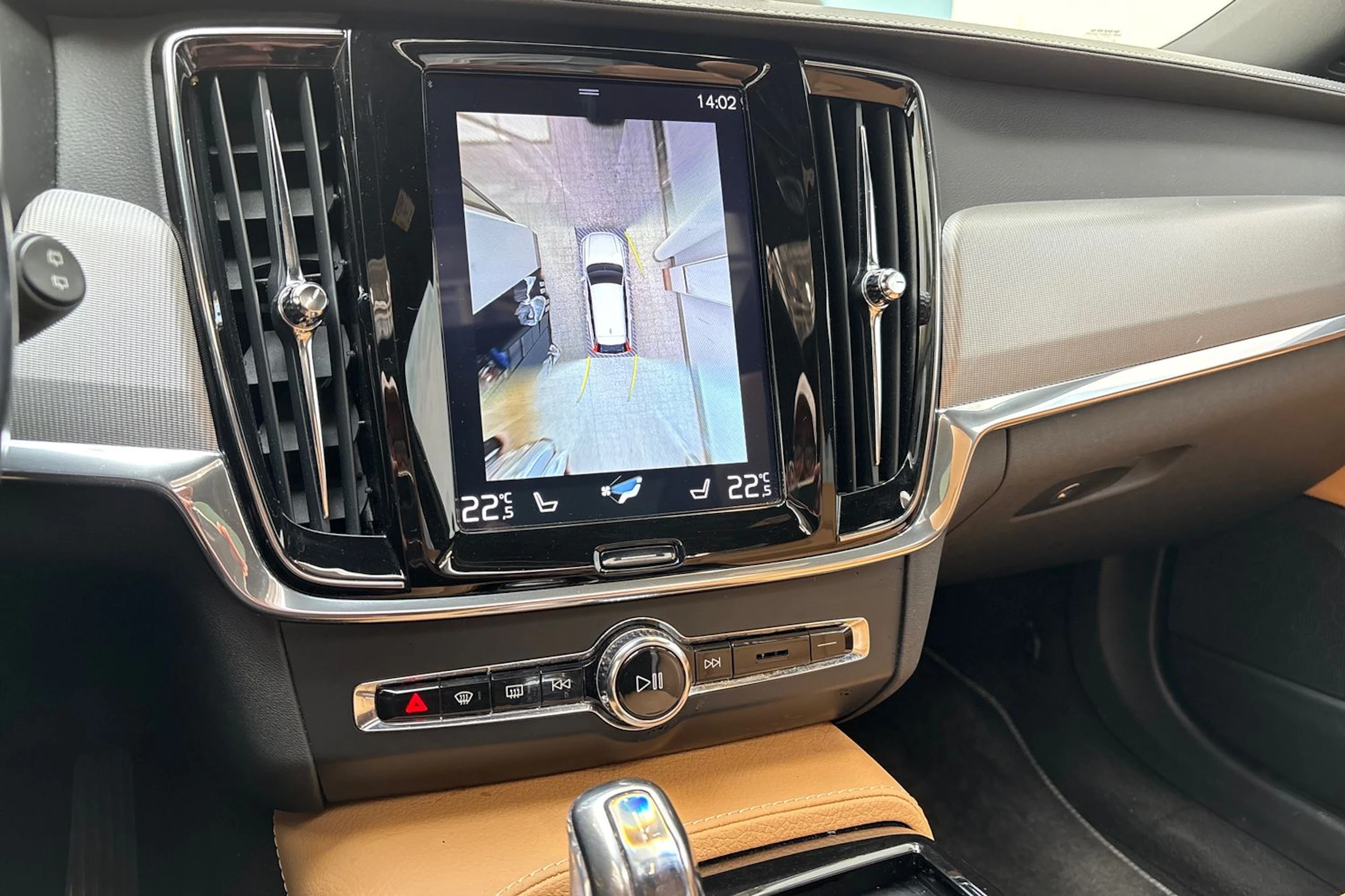 harmaa Volvo V90 2019 kuva 30.