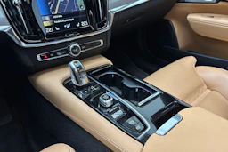 harmaa Volvo V90 2019 kuva 32.