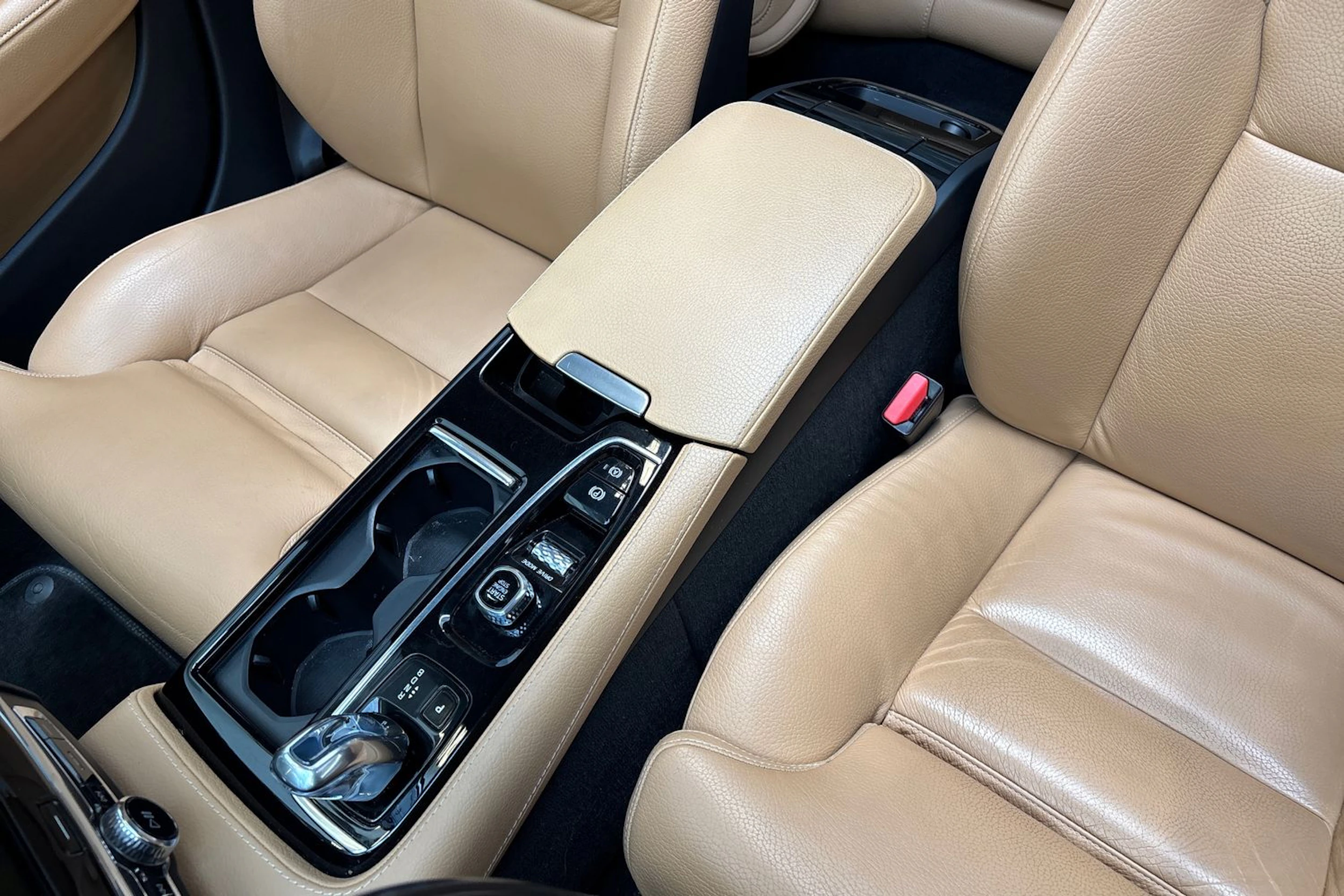 harmaa Volvo V90 2019 kuva 33.