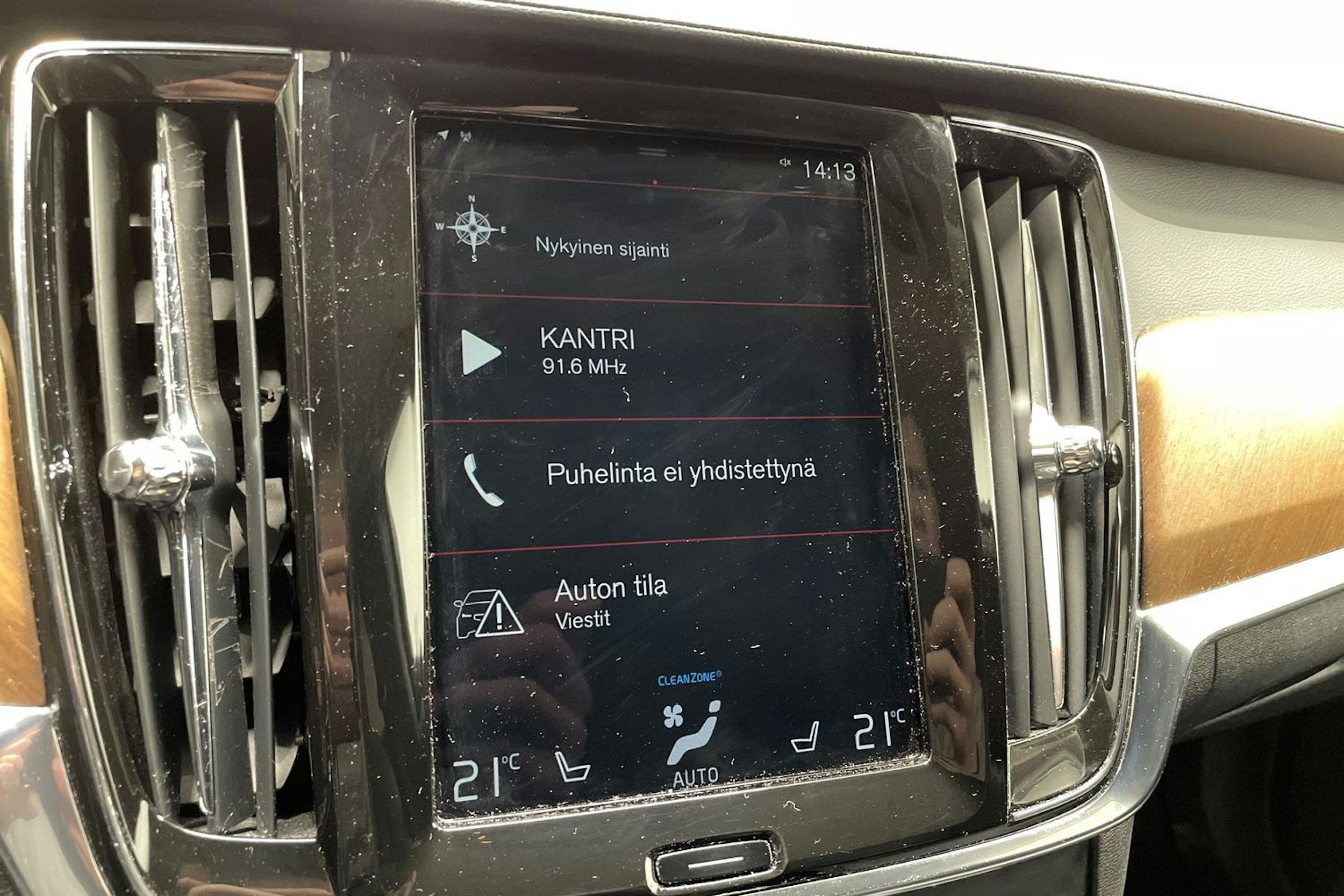 musta Volvo V90 2019 kuva 16.
