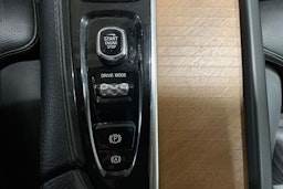 musta Volvo V90 2019 kuva 19.