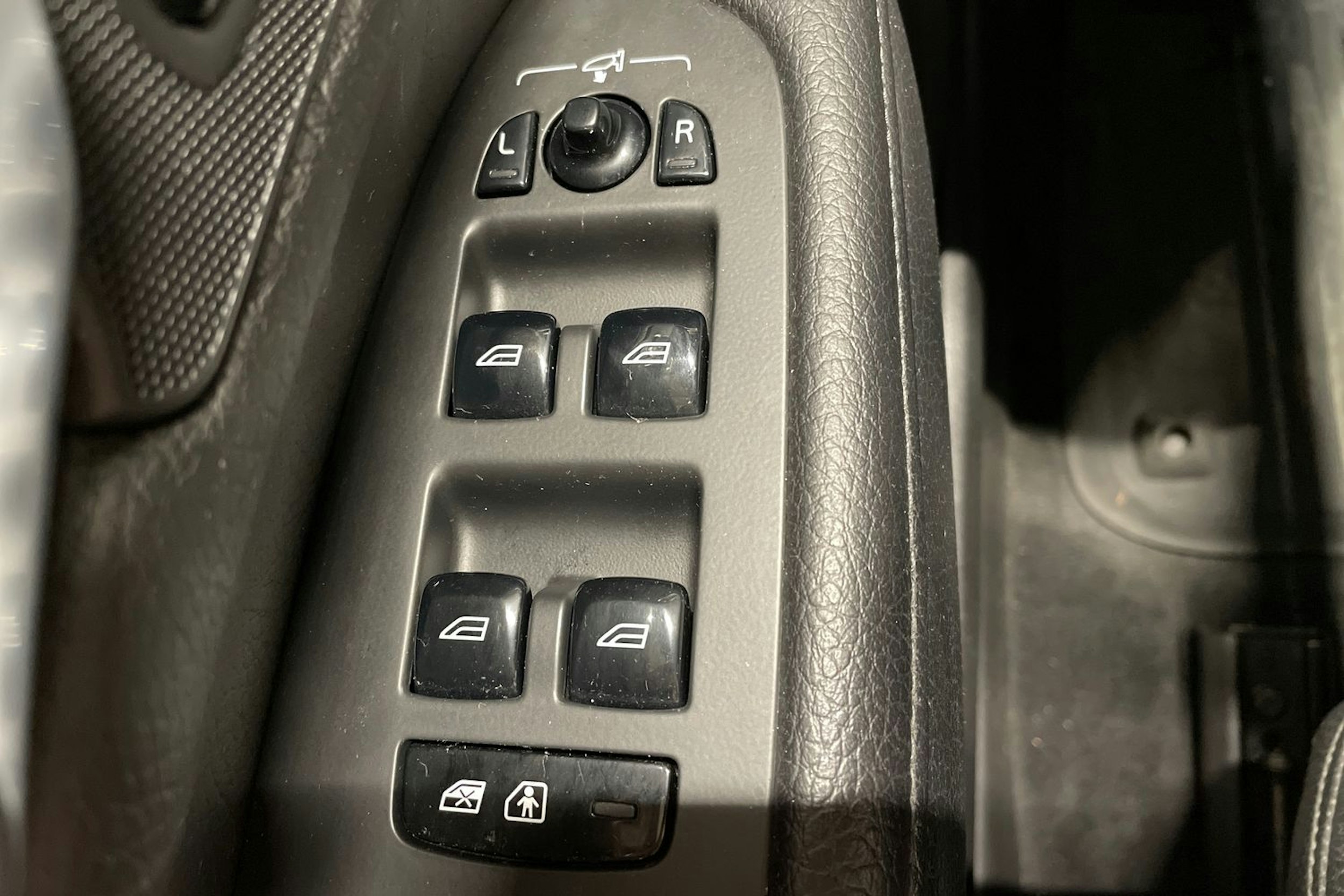musta Volvo V90 2019 kuva 22.