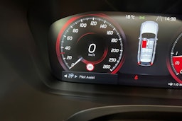 musta Volvo V90 2019 kuva 14.