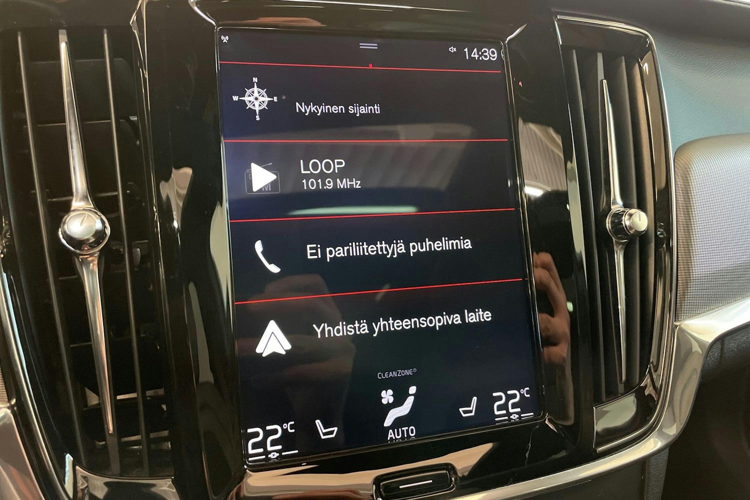 musta Volvo V90 2019 kuva 16.
